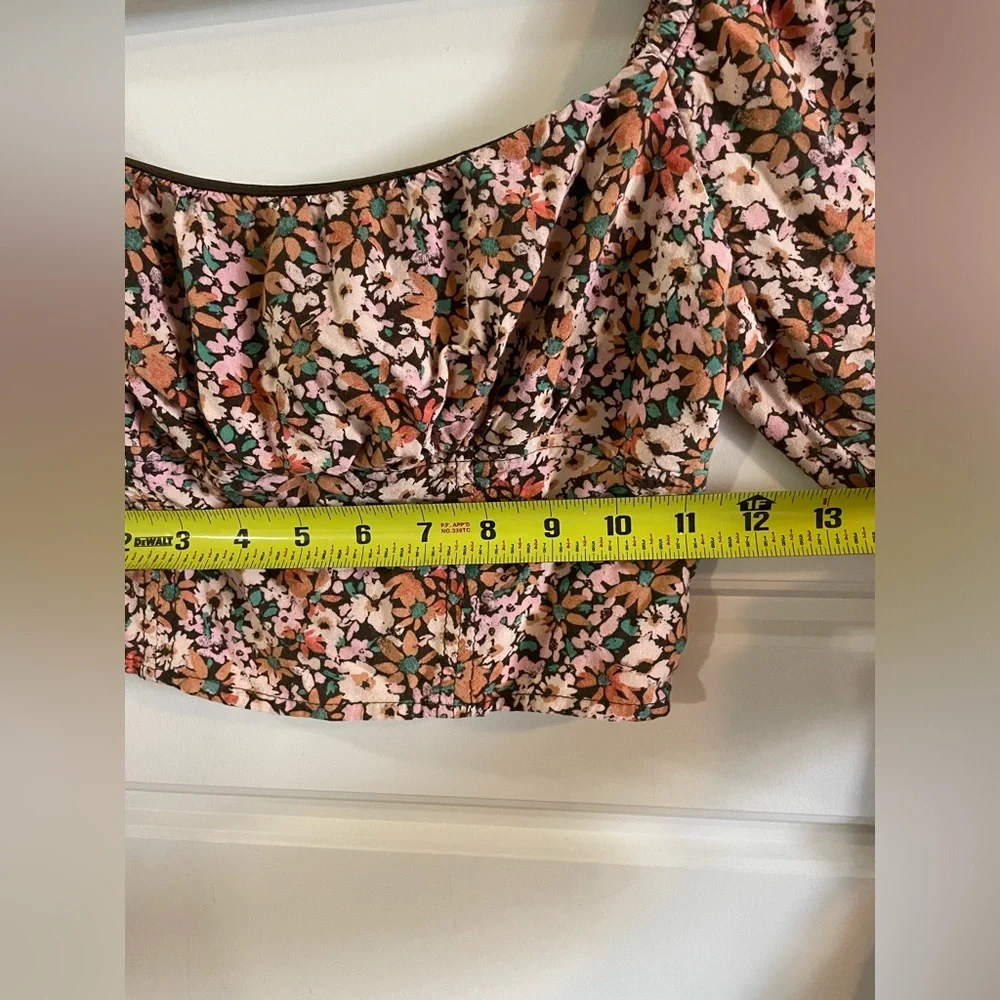 Wild Fable Long Sleeve Bohemian Floral Crop Top Womens Peach/Brown Size XS
